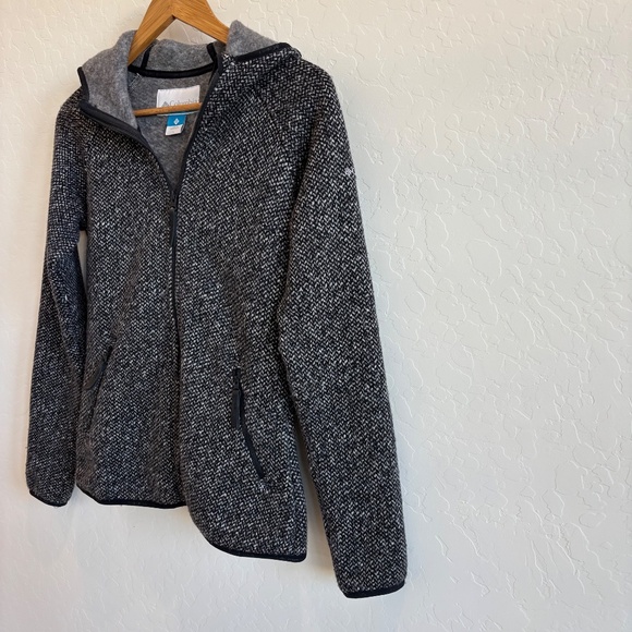 Columbia fleece jacket , Size Small , black&white, outdoor , hiking - Picture 5 of 12